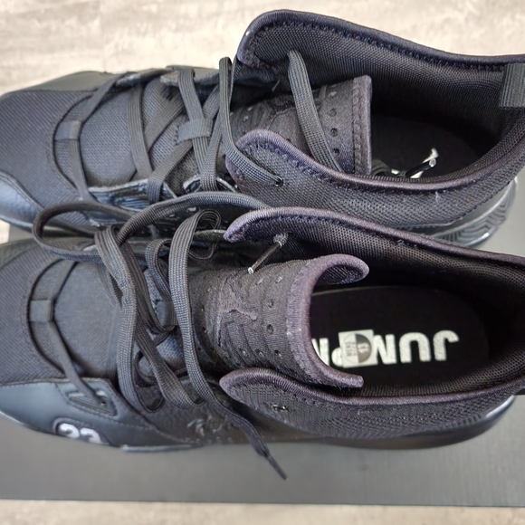 Jordans - Picture 3 of 11